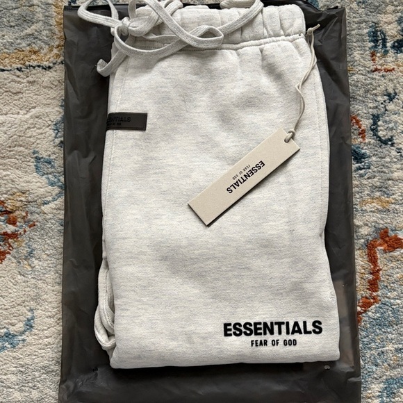Essentials Fear Of God Relaxed Sweatpants Light Oatmeal Size L - Picture 3 of 6